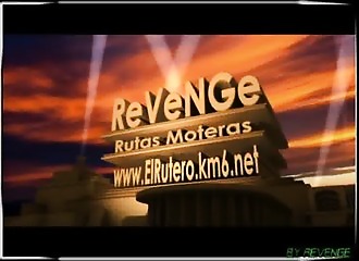 Un strip parfait offert dans un décor bleu