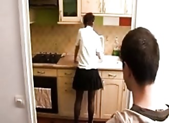 Mom mastubartes and sucks in the kitchen