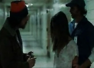 Alicia aux prises avec des bourreaux