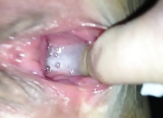 Ejac interne dans sa vulve élargie