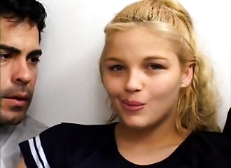 Blonde à la face de salope partouzée par un blanc et un noir