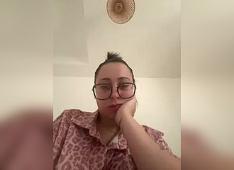 Cette française est en live sur Nasty.flirt !
