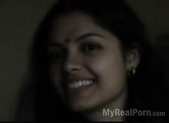 Indienne sexy et affamée de nique