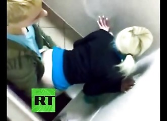 Une chaude russe au bout de sa teub