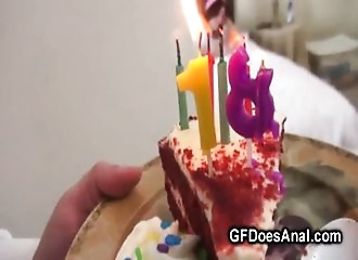 Tournage d'une sextape pour ses 18 ans