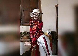 ?skinny, mature woman strips off and spreads her hairy pussy up close - PornPics.com