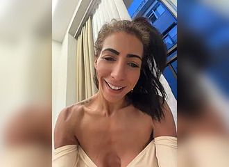 Cette française est en live sur Nasty.flirt !